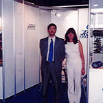 Representantes de AG en un stand de exposición
